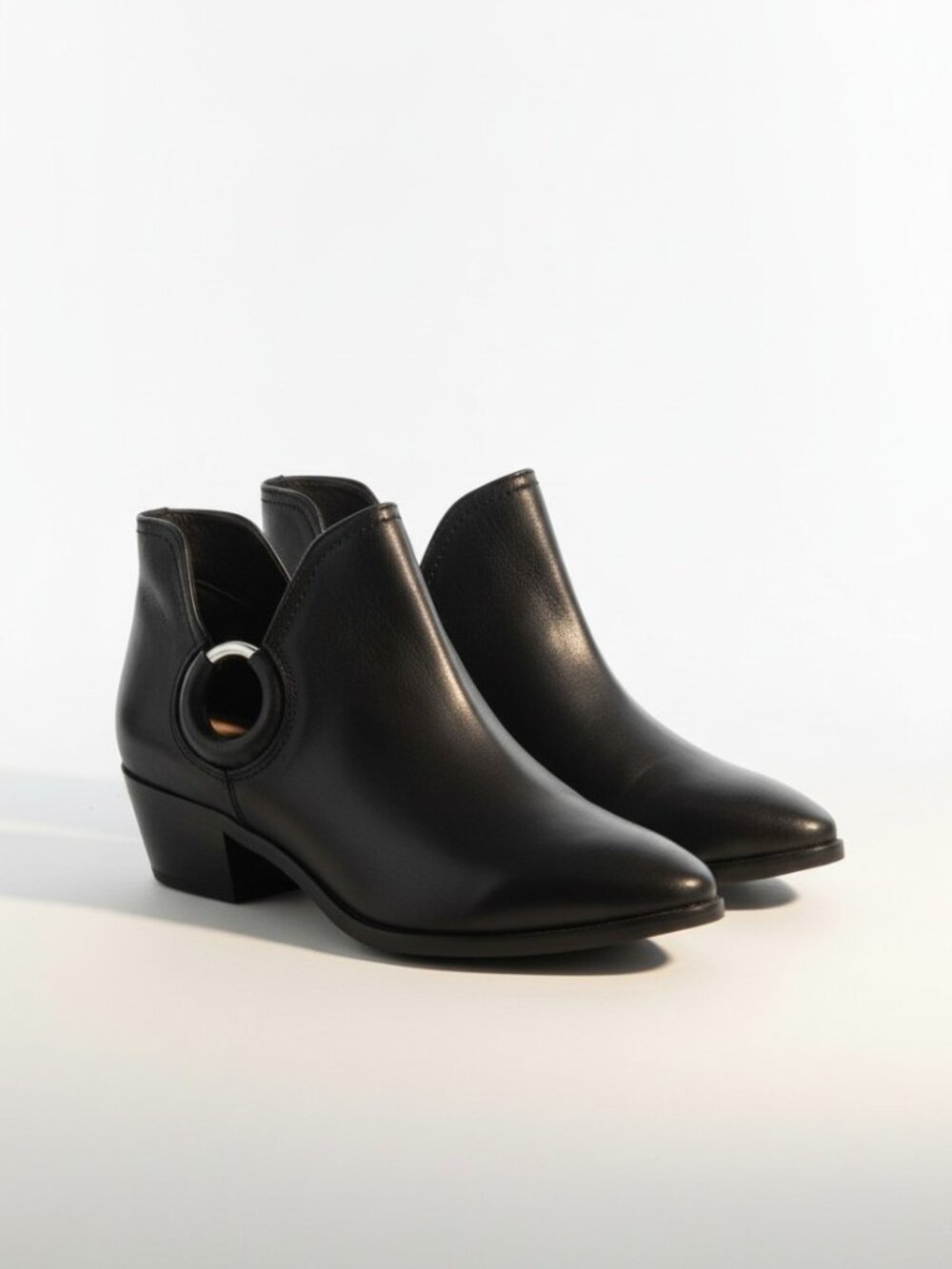 Frye Ellen Harness Black Leather Pointed Toe Ankle Booties 6 NWT